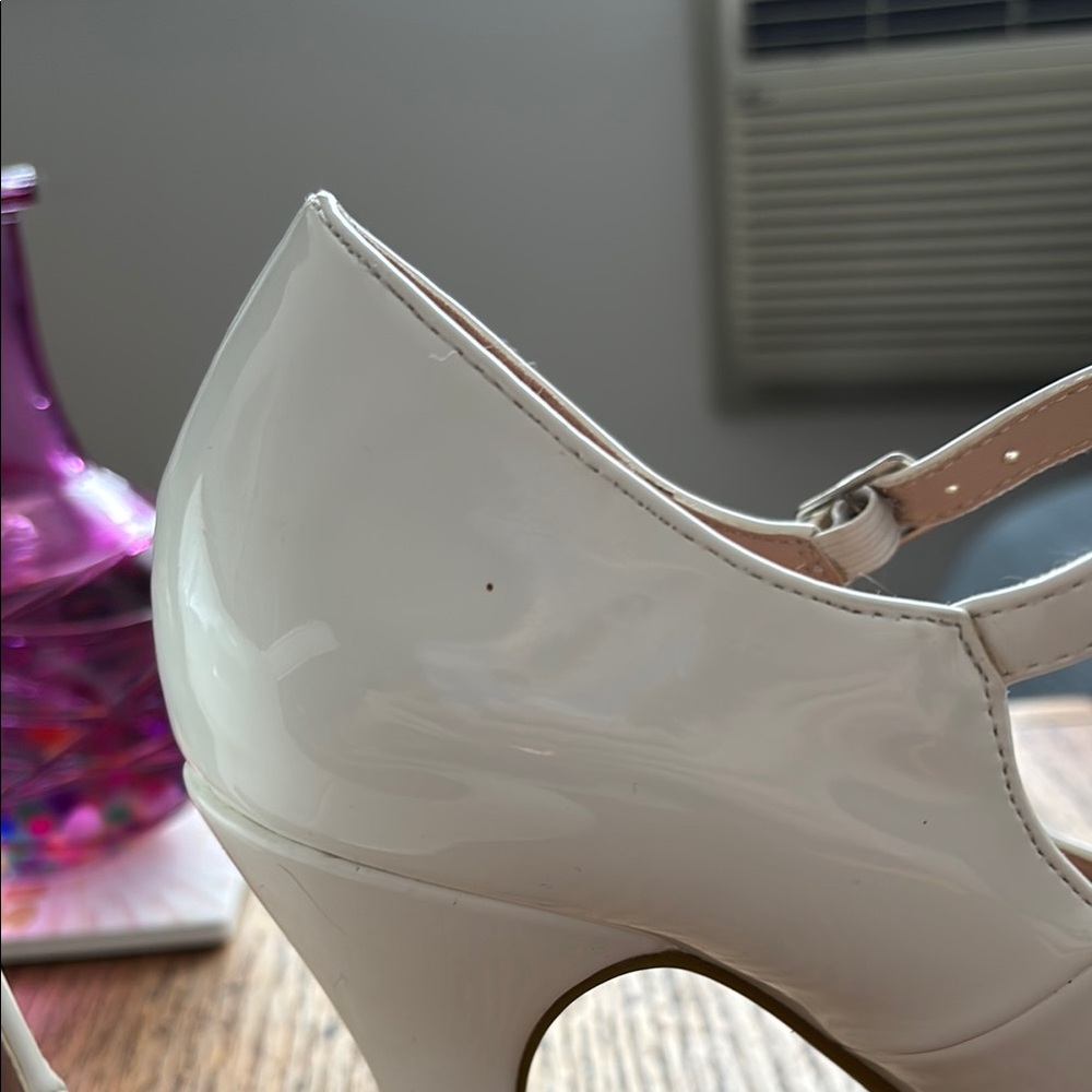 New Sexy White Mary Jane Heels - Picture 4 of 7